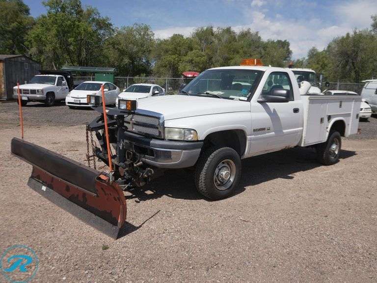 2002  Dodge  Ram 2500  4WD  Utility Plow Truck