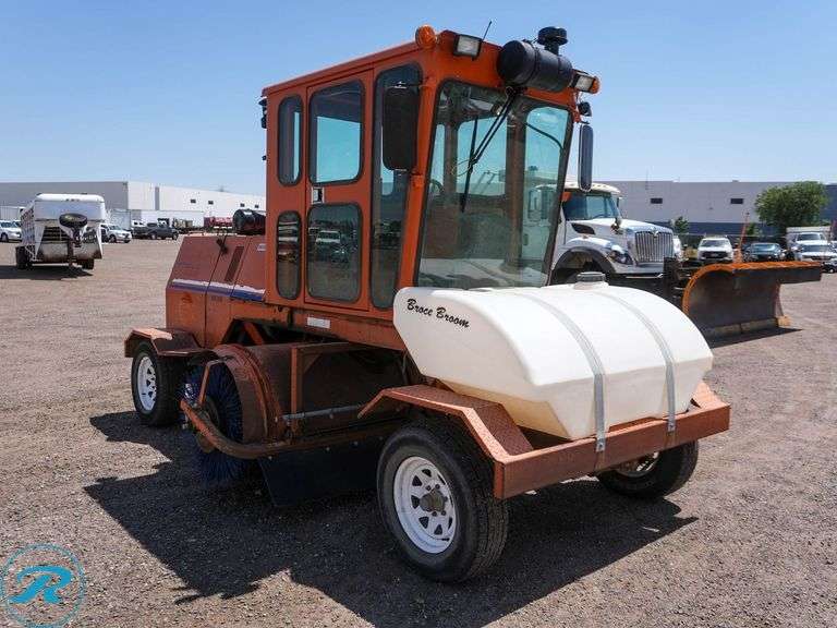 2012 Broce KR350 Ride-On Broom - Roller Auctions
