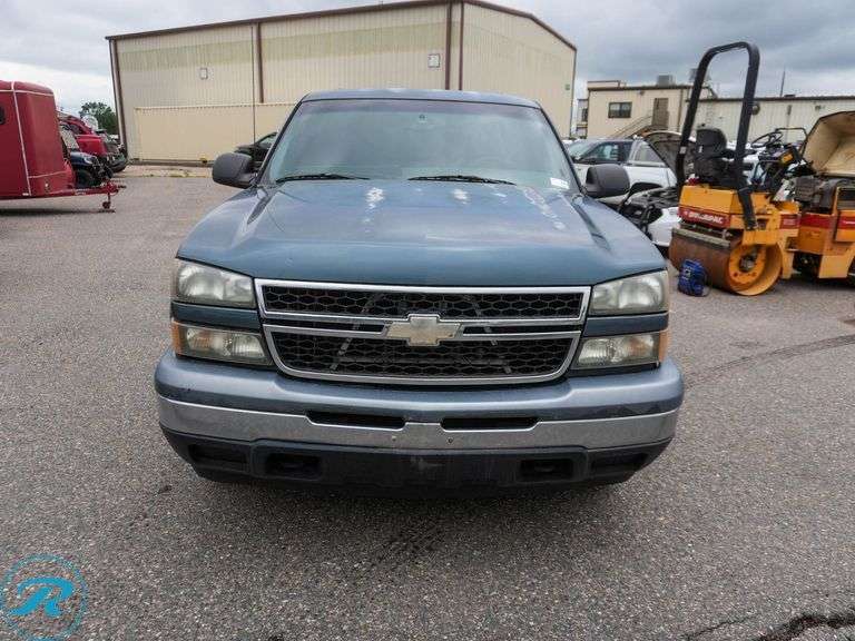 2006  Chevrolet  Silverado 1500   4WD  Pickup - Roller Auctions