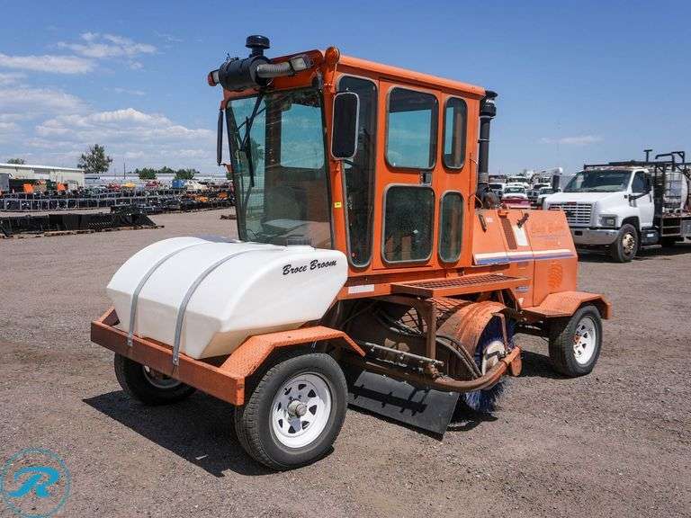 2012 Broce KR350 Ride-On Broom - Roller Auctions