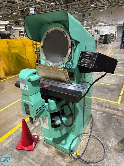 Jones & Lamson FC-14 14" Optical Comparator with DRO