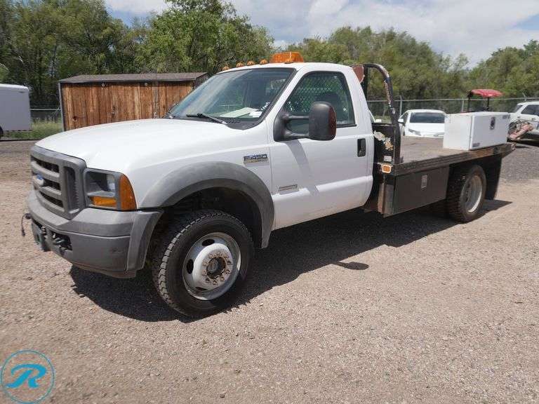2005  Ford  F450 Super Duty   XL  4WD  Flatbed