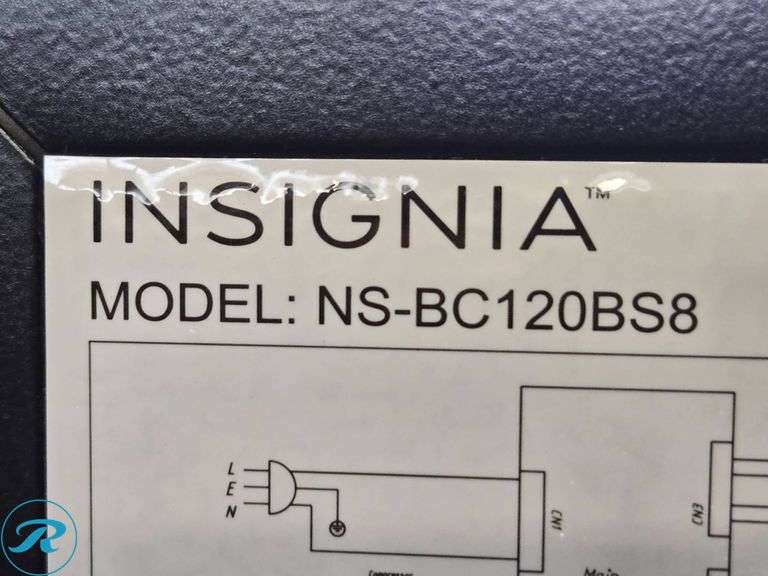 Insignia NS-BC120BS8 Glass-Door Beverage Cooler - Roller Auctions