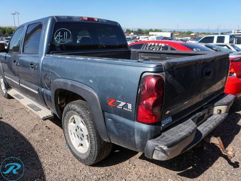 2006  Chevrolet  Silverado 1500 LT  4WD - Roller Auctions
