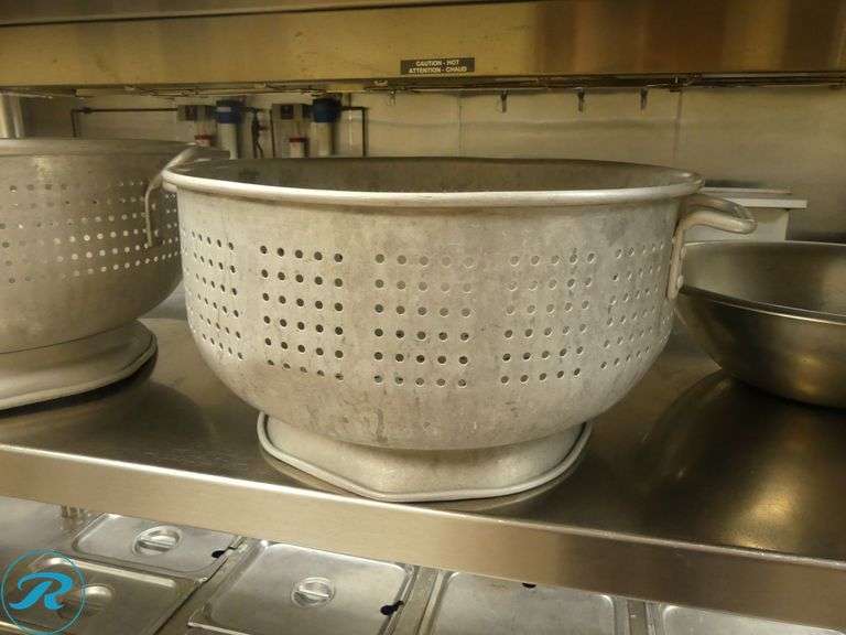 Mixing Bowls, Colanders and Pitcher - Roller Auctions