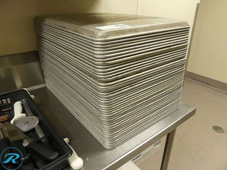(42) Sheet Pans