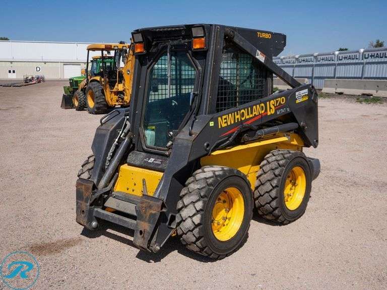2002  New Holland  LS170  Skid Steer Loader