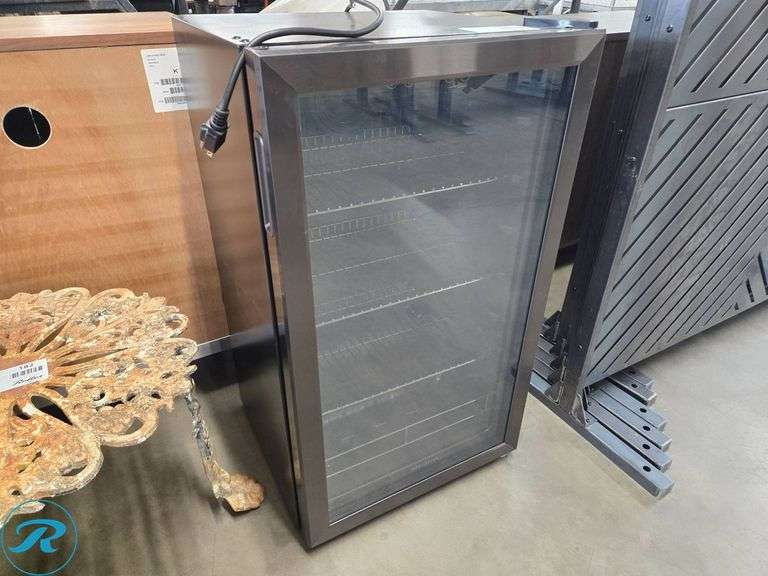 Insignia NS-BC120BS8 Glass-Door Beverage Cooler - Roller Auctions