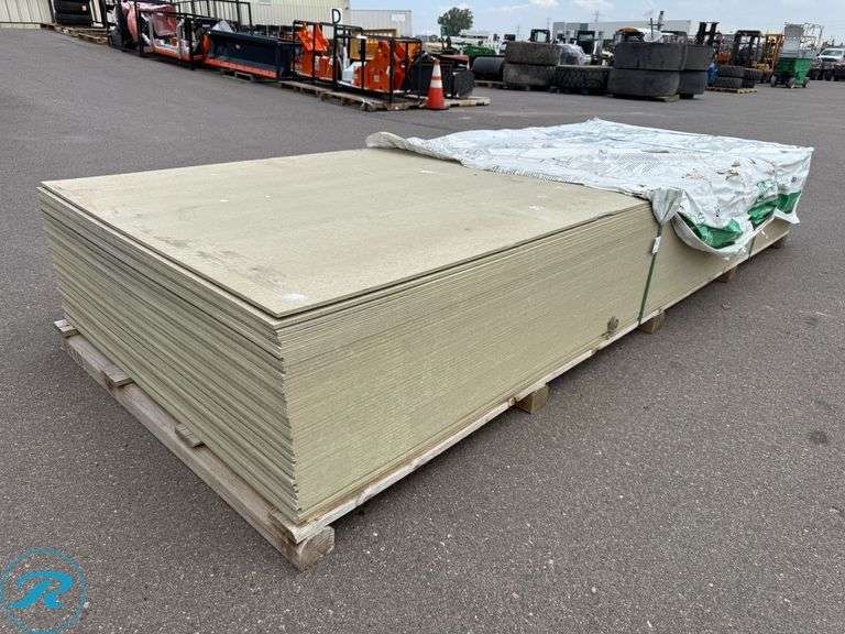 Hz5 Bunk of (50) HardiePanel HZ5 Smooth Fiber Cement Panel Siding, 4’x10 ...