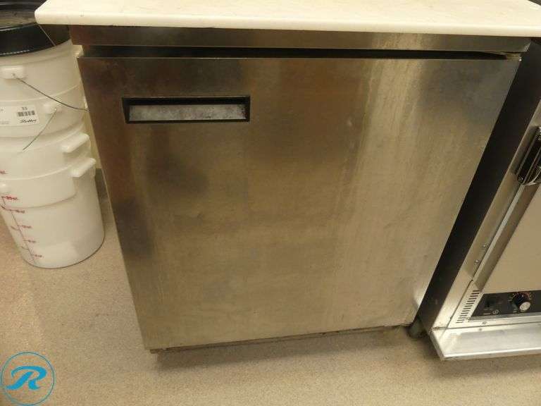 Delfield 4427N-9M Single Door Refrigerated Sandwich Prep on Casters (Turns On Does Not Cool) - Roller Auctions
