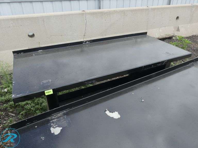 New Kit Containers Metal Work Bench, 60" x 28" - Roller Auctions