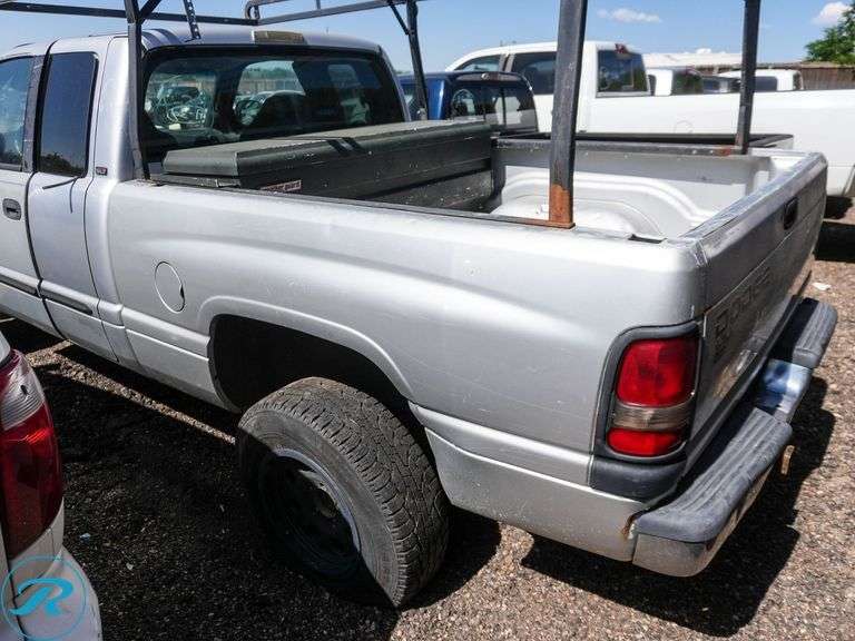 2001 Dodge Ram 1500 Laramie ST 4WD - Roller Auctions