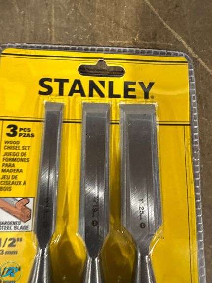 3-Piece Stanley Wood Chisel Set with Hardened Steel Blades - Roller Auctions