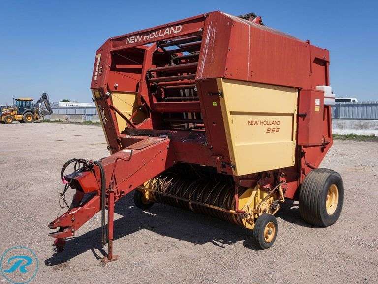 New Holland 855 Round Baler With PTO