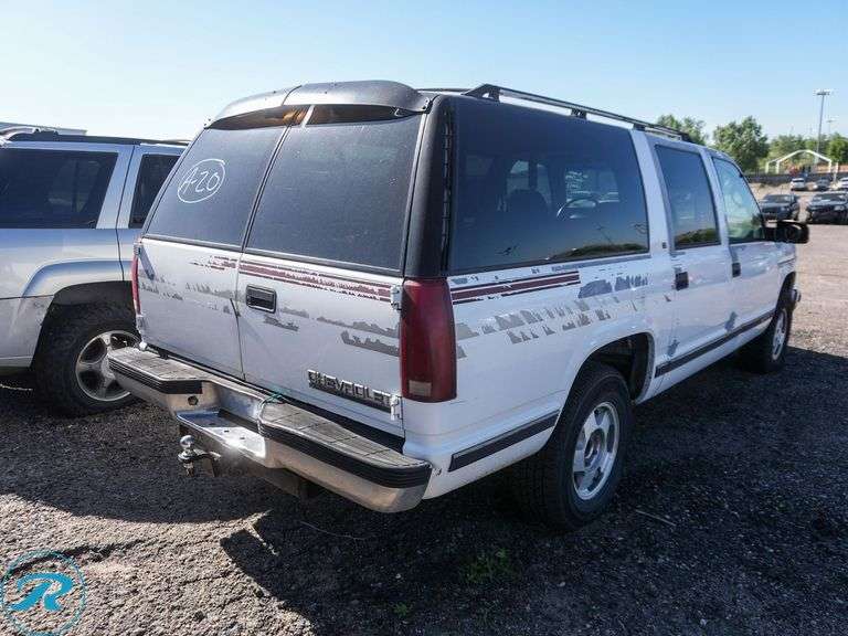 1995  Chevrolet  Suburban 1500   4WD - Roller Auctions