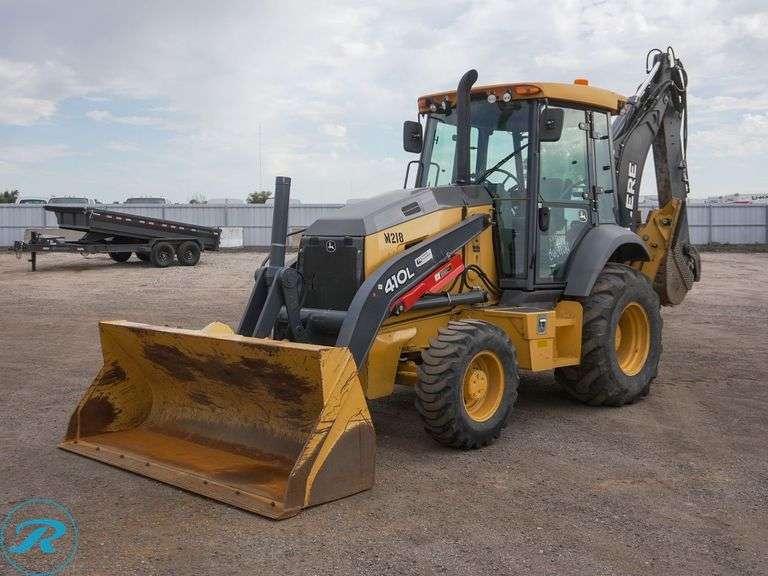 2019  John Deere  410L  4WD