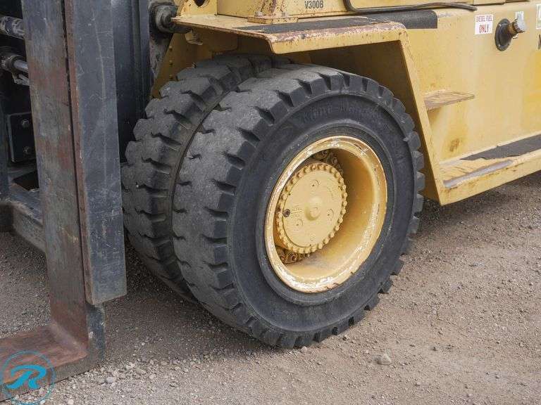 1991 Caterpillar V300B Forklift - Roller Auctions
