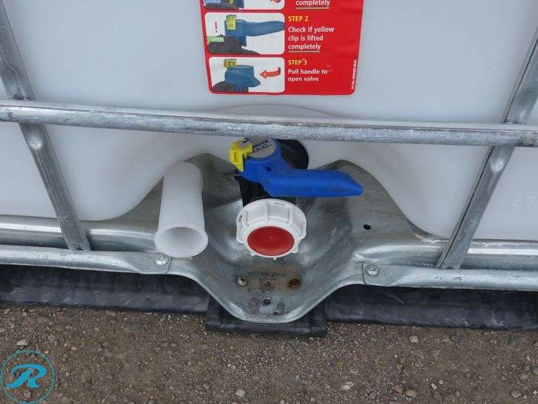 275 Gallon Plastic Tote With Enclosure, One Use, Triple Rinsed, Food Grade, 2" MPT Valve, Forklift Pockets - Roller Auctions