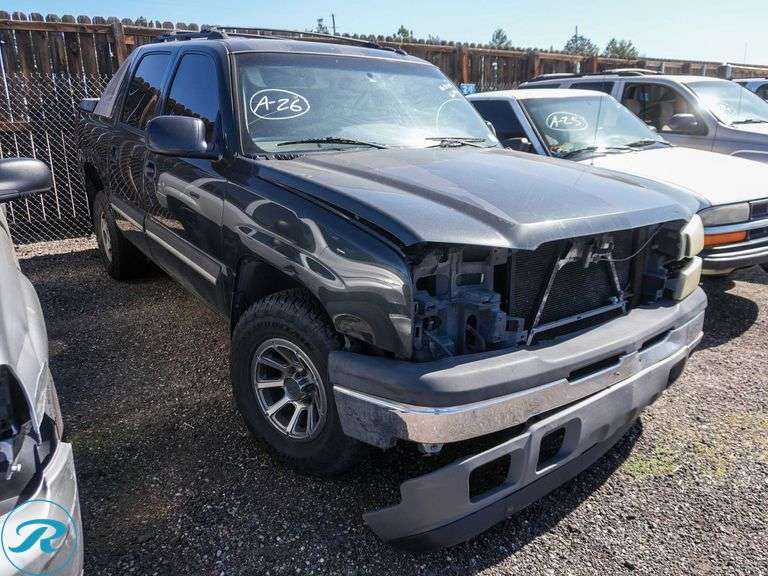 2005  Chevrolet  Avalanche 1500 LS  RWD - Roller Auctions