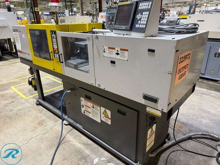 2000 Cincinnati Milacron Fanuc Roboshot 33i 33-Ton Injection Mold Machine (s/n 4161A02/00-1) with Motan Hopper, Transformer and Power Control Box - Roller Auctions