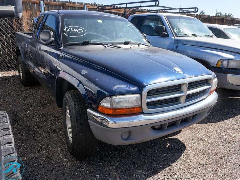 2001  Dodge  Dakota   4WD - Roller Auctions