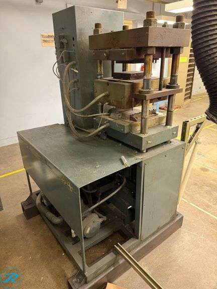 Wabash 75-1515-4TM 75-Ton Compression Molding Press, 3k Watt Heated Platen, 8x7 Compression Cylinder, 3HP, 480V 3-Phase - Roller Auctions