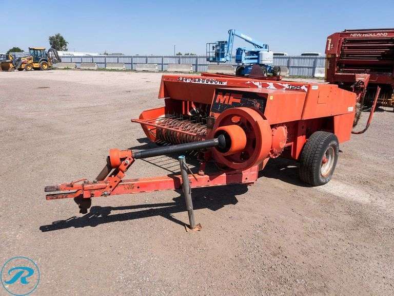 Massey Ferguson 128 Square Baler With PTO