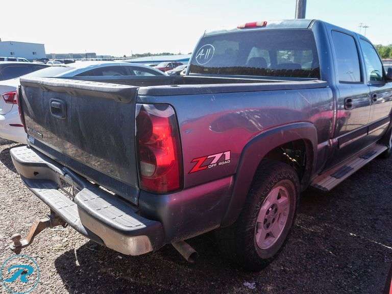 2006  Chevrolet  Silverado 1500 LT  4WD - Roller Auctions