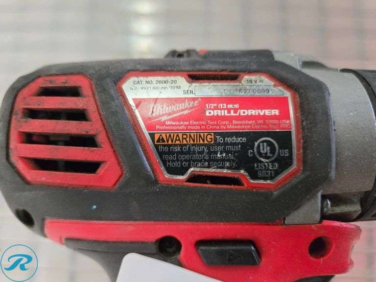(4) Milwaukee Cordless Tools Including 2804-20 Drill/Driver, 2606-20Hammer Drill/Driver, 2853-20 Impact Driver, and 2735-20 LED Worklight - Roller Auctions