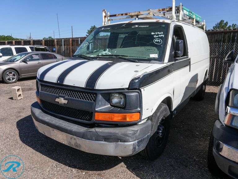 2010  Chevrolet  Express 2500   RWD