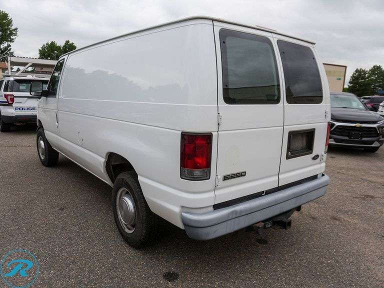 2006  Ford  E250   RWD  Cargo Van - Roller Auctions