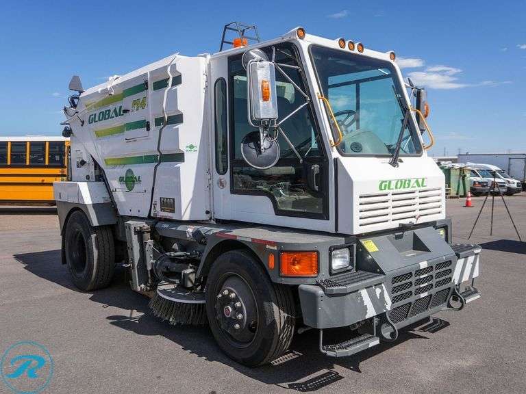2018 Global M4 Street Sweeper - Roller Auctions