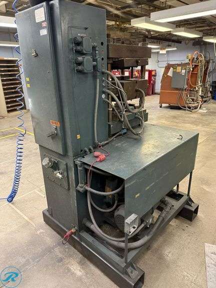 Wabash 75-1515-4TM 75-Ton Compression Molding Press, 3k Watt Heated Platen, 8x7 Compression Cylinder, 3HP, 480V 3-Phase - Roller Auctions