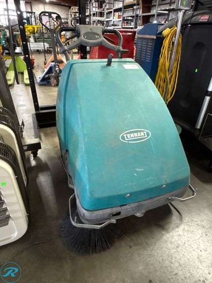 Tennant Floor Sweeper with S.P.E. Power System, Model CBSW1S 12-12 - Roller Auctions