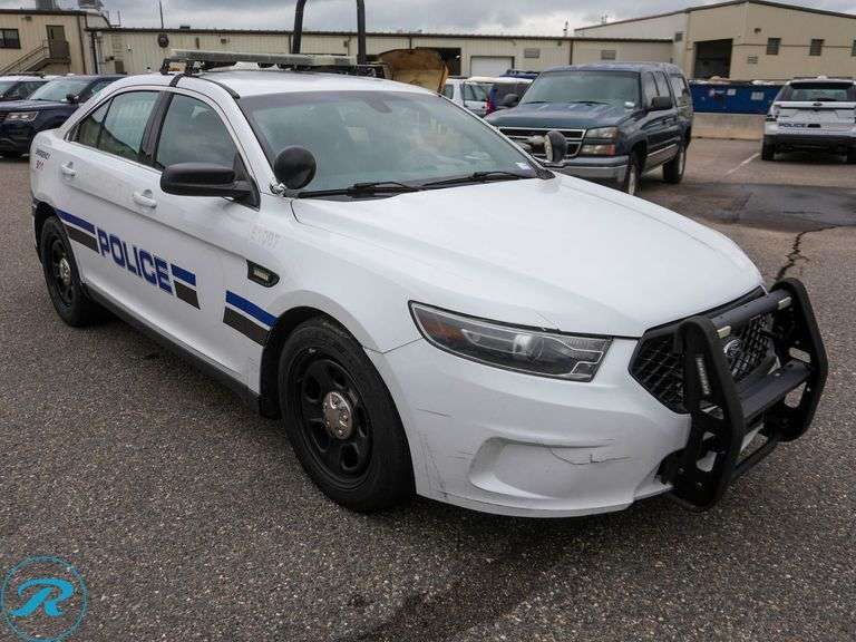2017  Ford  Taurus SEL  Base  AWD  Police Interceptor Sedan - Roller Auctions