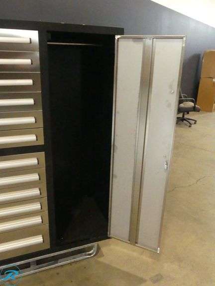 New Chery Industrial 35-Drawer Tool Chest, Stainless Steel, 7' - Roller Auctions