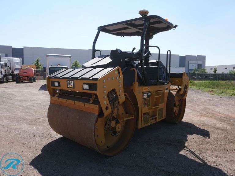 2019 Caterpillar CD10 Split Drum Vibratory Roller - Roller Auctions