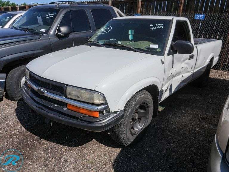 1999  Chevrolet  S10   RWD