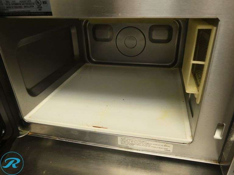 Sharp 1000W/R-21LC Microwave - Roller Auctions