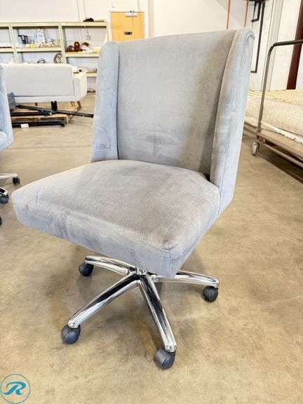 (5) Gray Fabric Office Chairs With Chrome Base on Casters