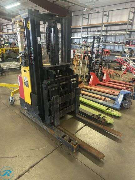BPR/RICO WR-40-EE Electric Pallet Jack, 4000Lbs Capacity, 42” Forks, 2 Stage Mast, Unknown Hours, Battery Dead, No Charger - Roller Auctions