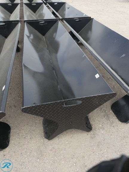 New Kit Containers Heavy Duty Cattle Feeder, 90" ,  Slight Bend in Metal Due To Shipping - Roller Auctions