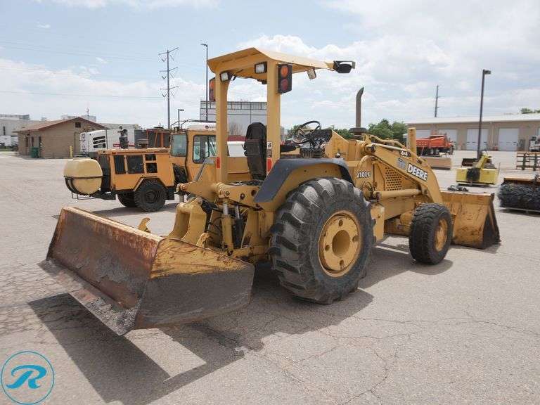John Deere 210LE 4x4 Tractor/ Loader - Roller Auctions