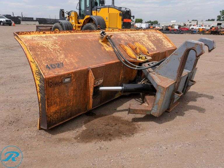 Rylind 12' Hydraulic Snowplow Attachment To Fit John Deere Wheel Loader - Roller Auctions