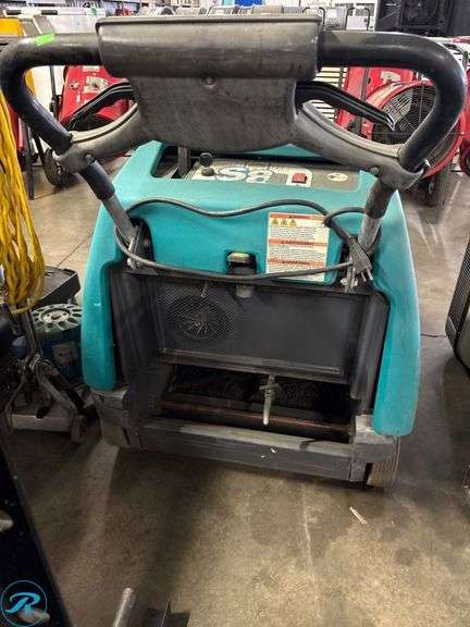 Tennant Floor Sweeper with S.P.E. Power System, Model CBSW1S 12-12 - Roller Auctions