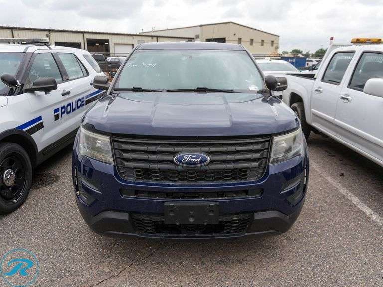 2017  Ford  Explorer   Base  AWD - Roller Auctions