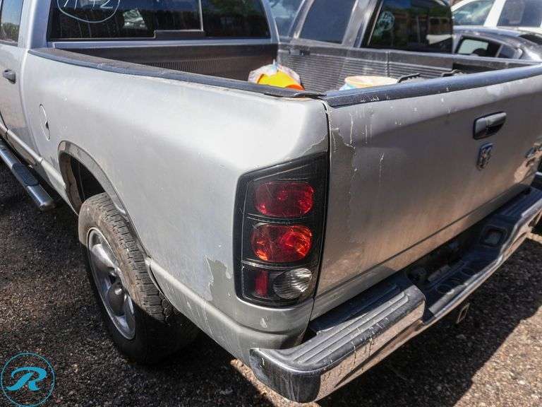 2005  Dodge  Ram 1500 SLT  4WD - Roller Auctions