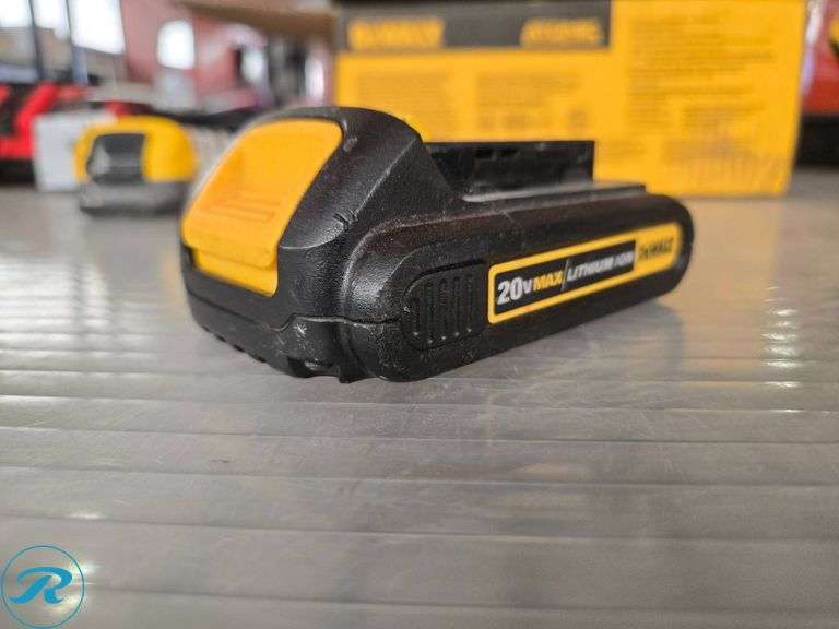 Two DeWalt 20V MAX Lithium-Ion Battery Packs - Roller Auctions