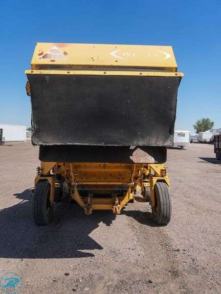 2012 Weiler E550A Windrow Elevator - Roller Auctions
