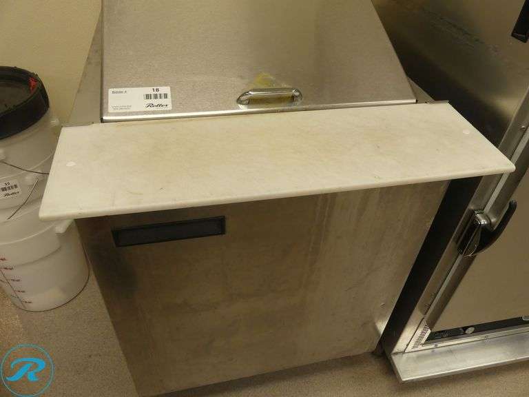 Delfield 4427N-9M Single Door Refrigerated Sandwich Prep on Casters (Turns On Does Not Cool) - Roller Auctions